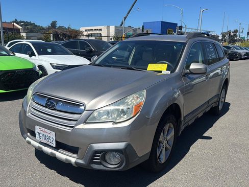Used 2014 Subaru Outback 2.5i Limited AWD/4WD image 1