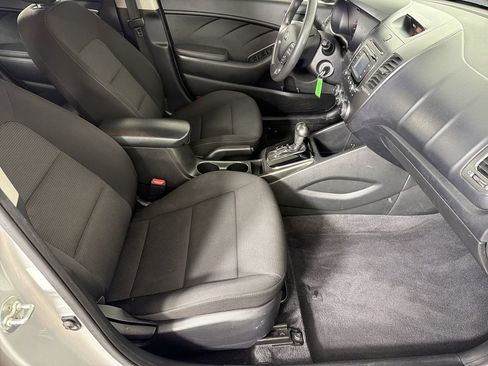 Used 2018 Kia Forte LX w/ LX Rear Camera Package image 11