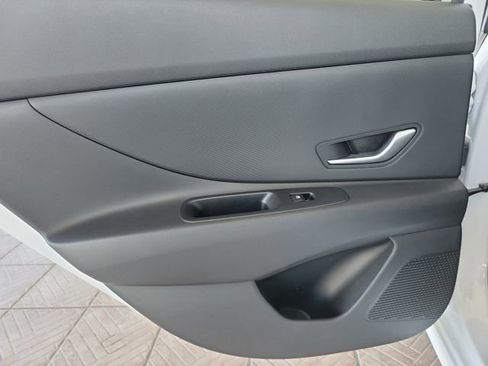 Used 2024 Hyundai Elantra SE image 22