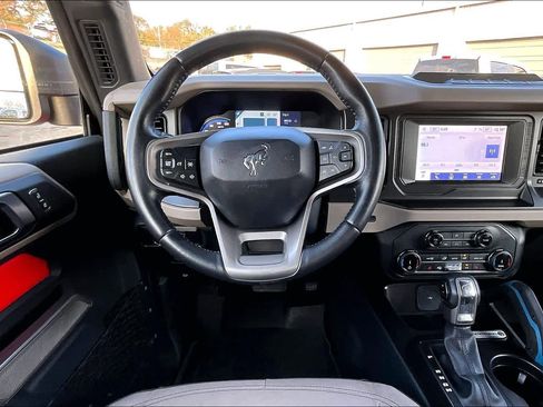 Used 2022 Ford Bronco Wildtrak image 13