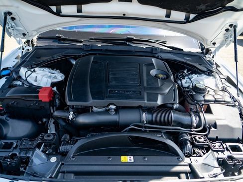 Used 2018 Jaguar XF Prestige image 27