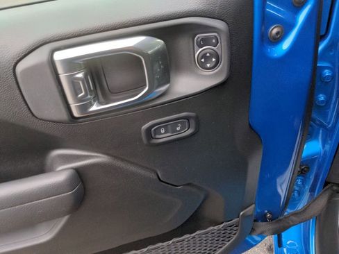 New 2025 Jeep Wrangler Sport S image 9