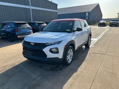 Used 2023 Chevrolet TrailBlazer LS FWD image 1