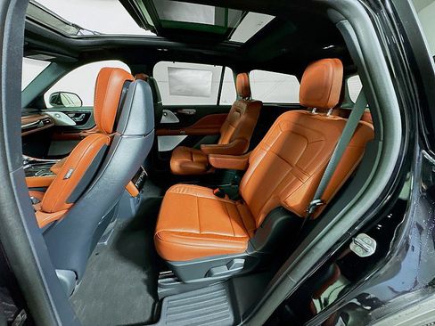 New 2025 Lincoln Aviator Reserve w/ Luxury Package image 24