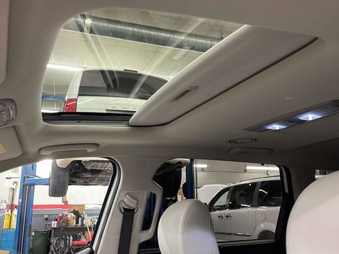 Used 2022 Kia Telluride EX w/ EX Premium Package image 12