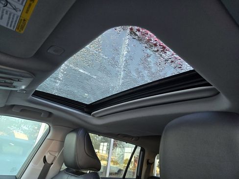 Certified 2024 Toyota Highlander XLE image 17