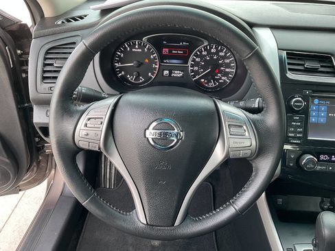 Used 2015 Nissan Altima 2.5 SV w/ Convenience Package image 17