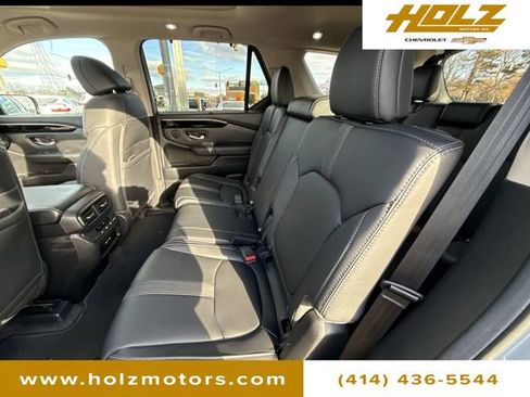 Used 2025 Honda Pilot Touring image 25