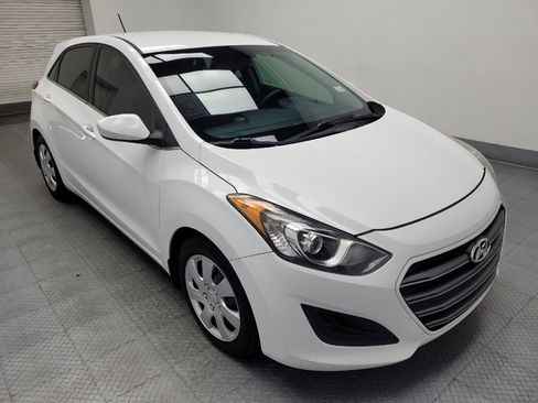 Used 2016 Hyundai Elantra GT FWD image 11