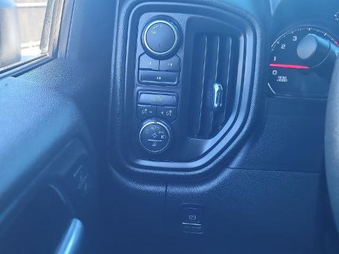 Used 2022 Chevrolet Silverado 2500 Custom w/ Custom Value Package image 16