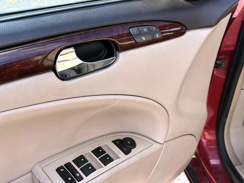 Used 2009 Buick Lucerne CXL image 14