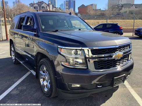 Used 2018 Chevrolet Tahoe LT w/ LT Signature Package image 4