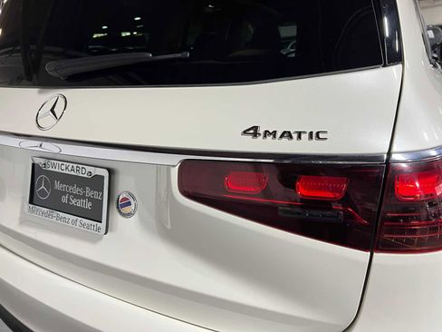 Used 2024 Mercedes-Benz GLS 580 4MATIC image 14