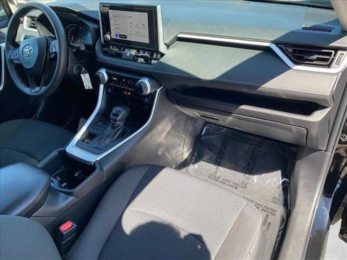 Used 2024 Toyota RAV4 LE AWD/4WD image 28