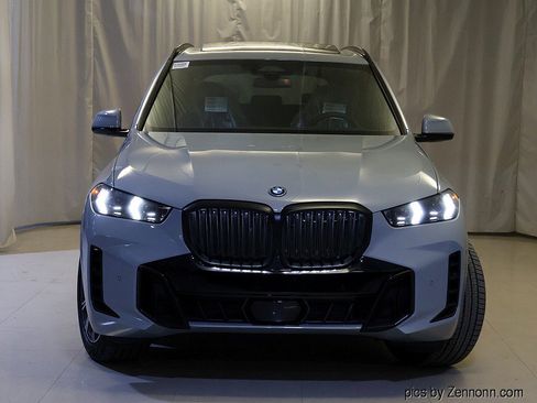 New 2026 BMW X5 xDrive50e w/ M Sport Package image 5