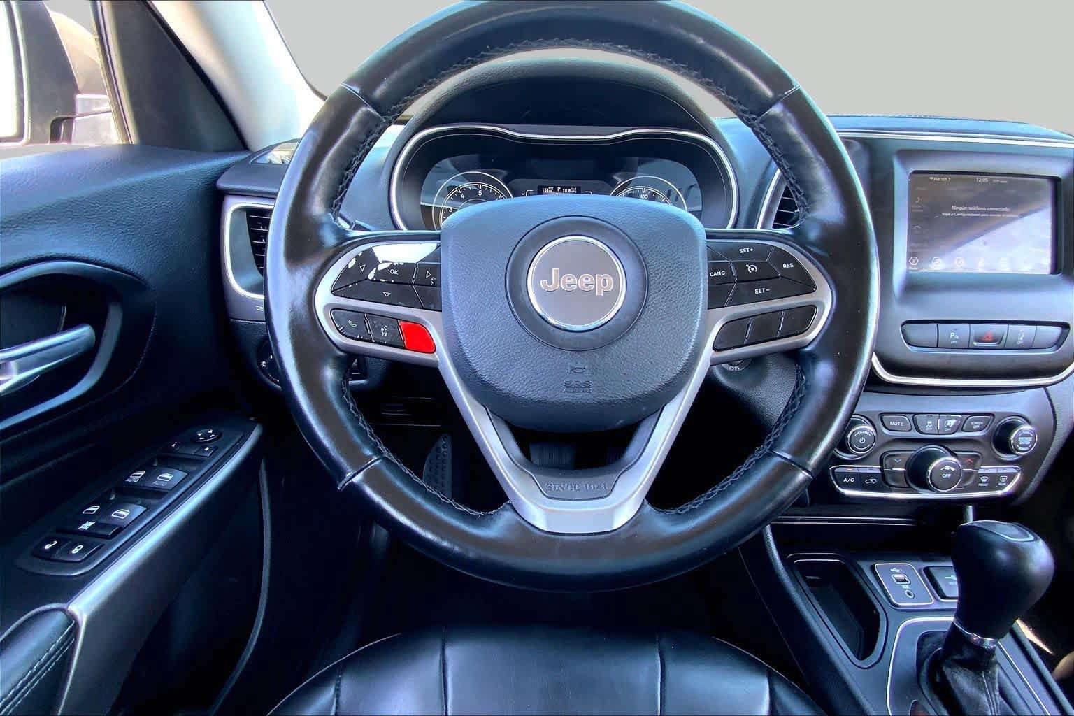 Used 2021 Jeep Cherokee Latitude Plus FWD image 6
