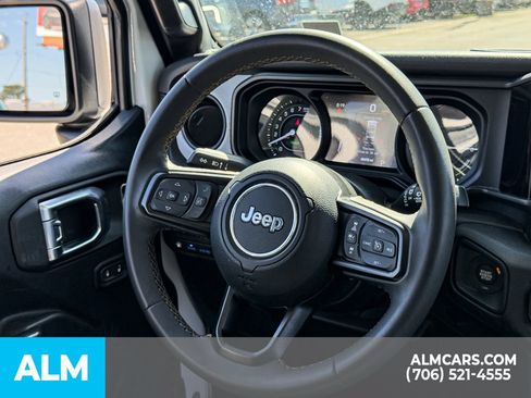 Used 2024 Jeep Wrangler Unlimited AWD/4WD image 28