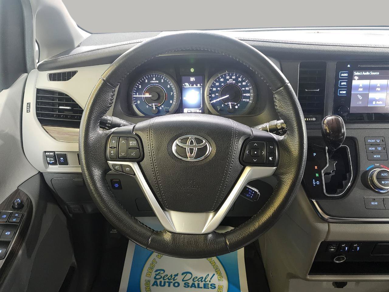 Used 2017 Toyota Sienna XLE AWD/4WD image 16