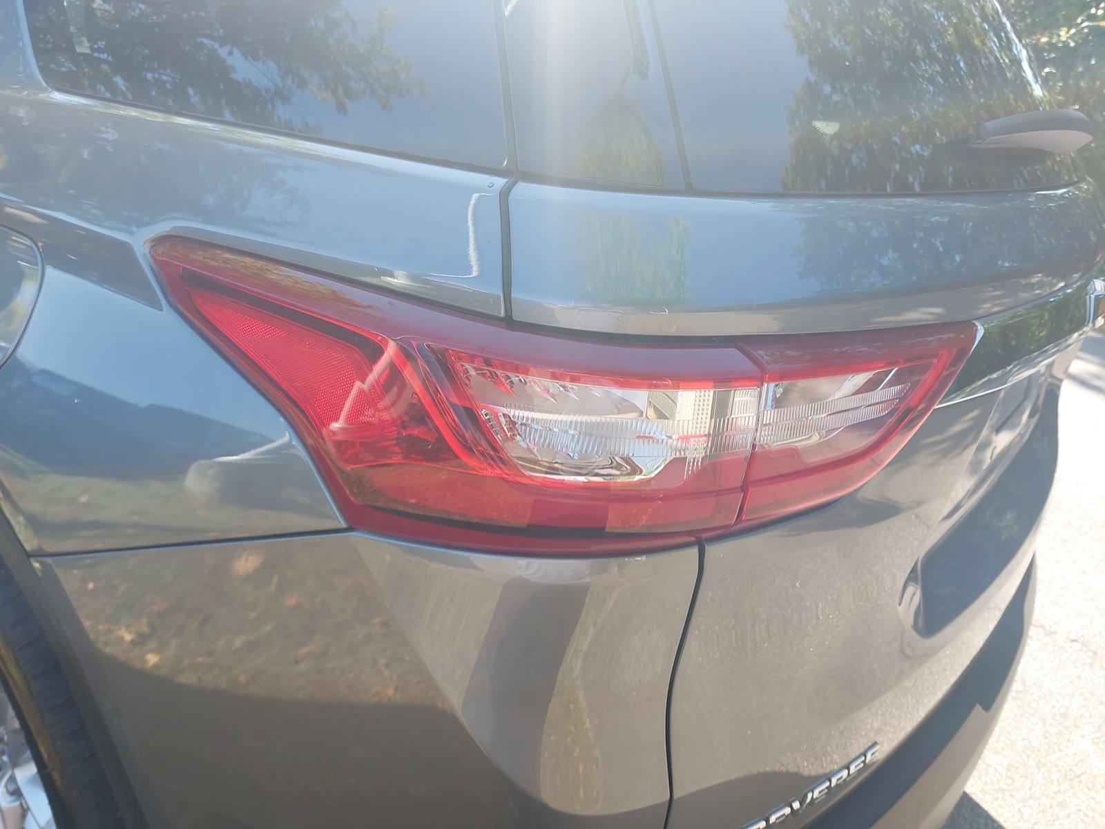 Used 2021 Chevrolet Traverse LS FWD image 32
