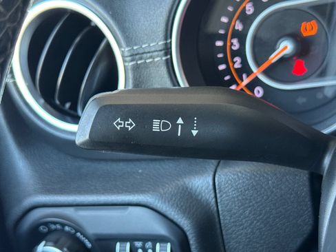 Used 2021 Jeep Gladiator Overland AWD/4WD image 28