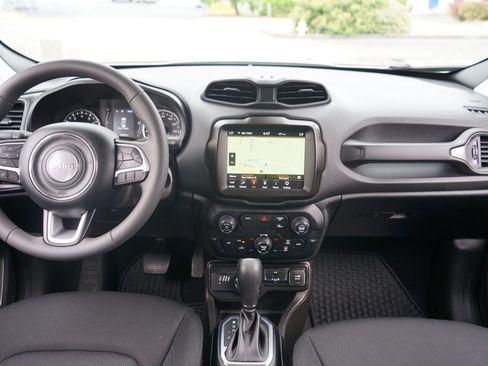 Used 2023 Jeep Renegade Latitude image 22