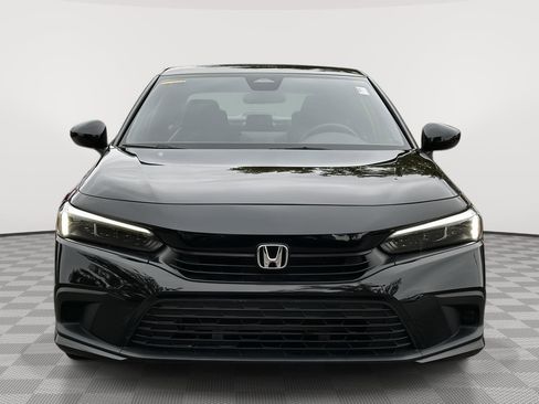 Used 2023 Honda Civic Sport image 2