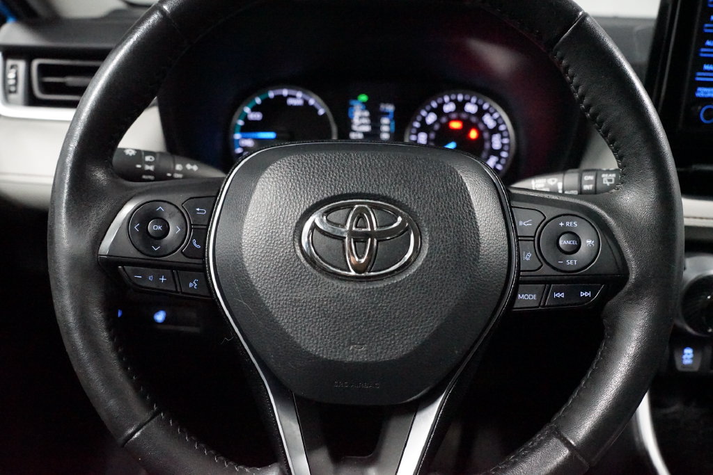 Used 2021 Toyota RAV4 XLE w/ XLE Grade Weather Package AWD/4WD image 12