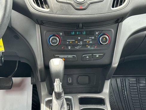 Used 2017 Ford Escape SE image 23