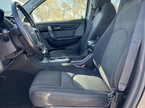 Used 2015 GMC Acadia SLE image 14