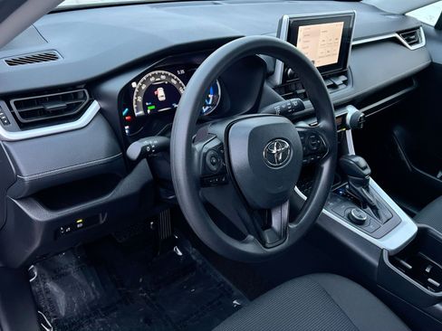 Used 2024 Toyota RAV4 LE image 7