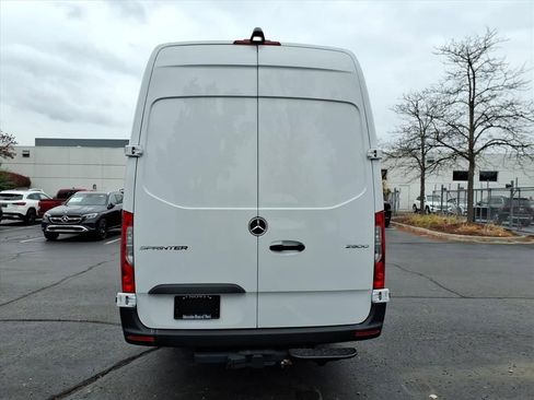 New 2025 Mercedes-Benz Sprinter 2500 image 3