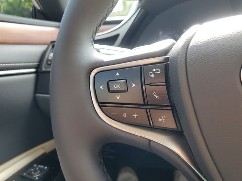 Certified 2025 Lexus ES 350 w/ Premium Package image 22