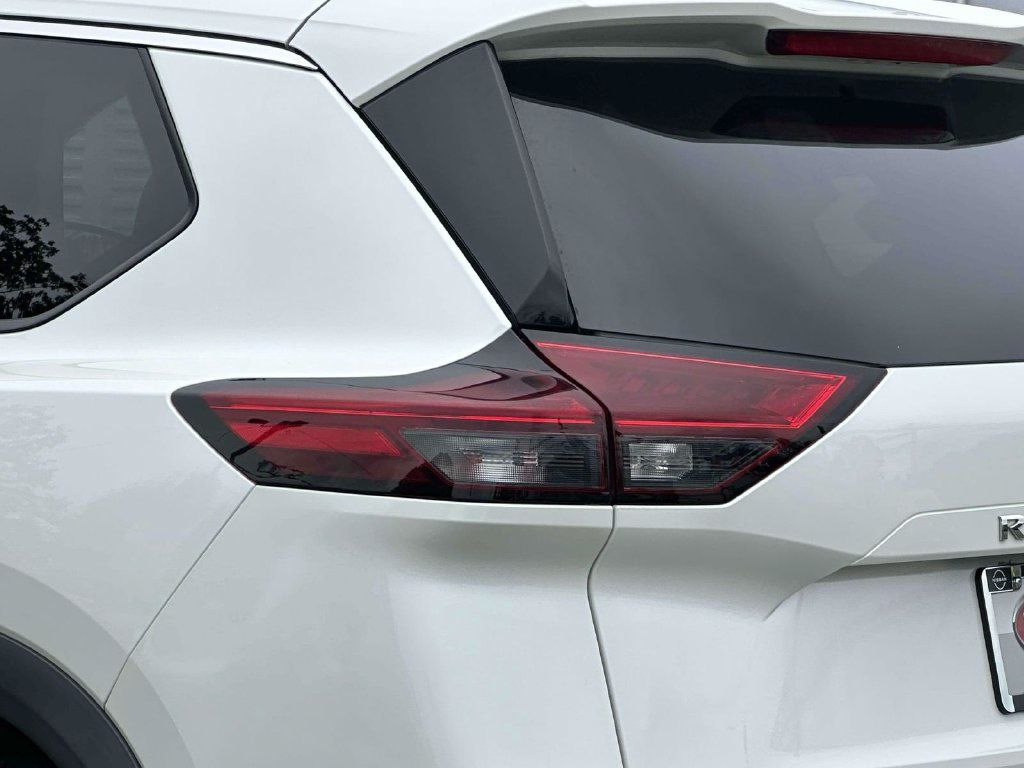 Used 2021 Nissan Rogue SV w/ Premium Package AWD/4WD image 9