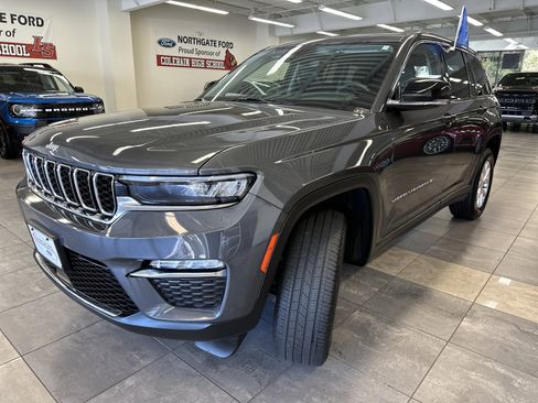 Used 2022 Jeep Grand Cherokee Limited w/ Trailer Tow Prep Group (B) image 18
