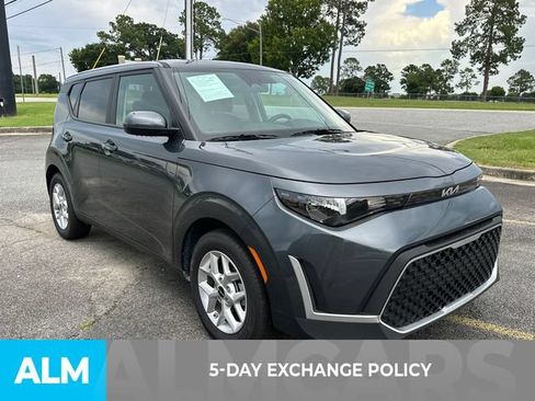 Used 2025 Kia Soul LX w/ LX Technology Package FWD image 3