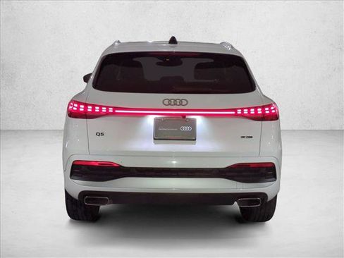 Certified 2025 Audi Q5 Premium w/ Convenience Package image 7
