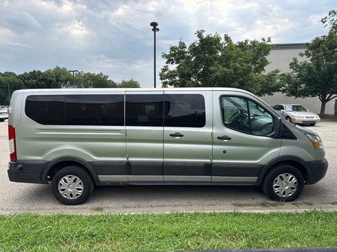 Used 2015 Ford Transit 350 XLT RWD image 4
