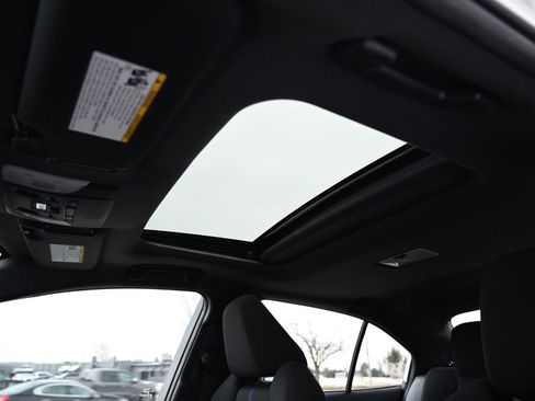 Used 2021 Toyota Corolla SE image 34