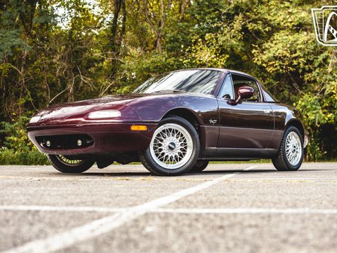 Used 1995 MAZDA MX-5 Miata M-Edition image 5