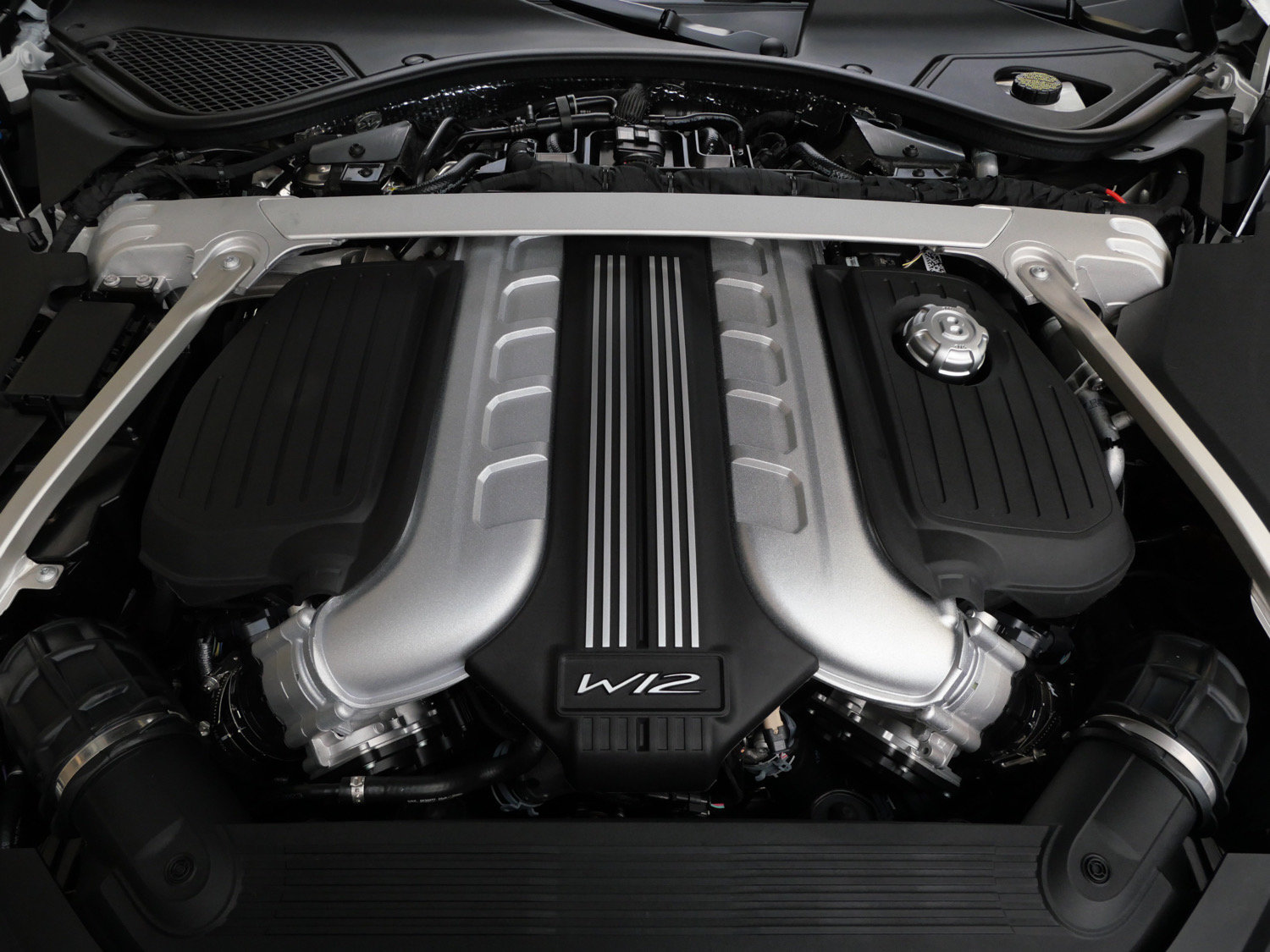 Used 2024 Bentley Flying Spur W12 AWD/4WD image 13
