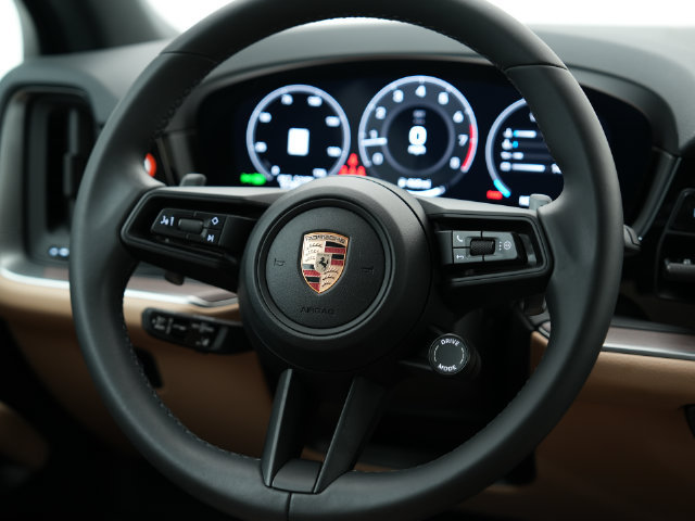 Certified 2026 Porsche Cayenne AWD/4WD image 15