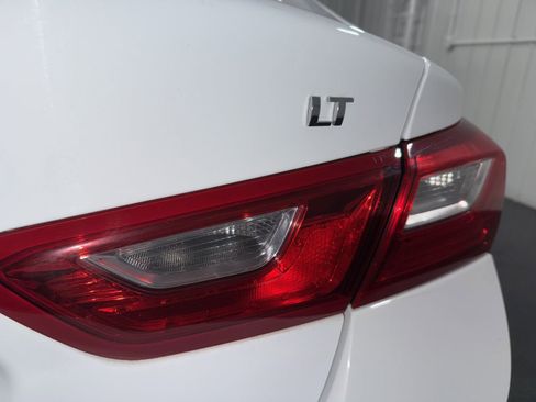 Used 2024 Chevrolet Malibu LT FWD image 37
