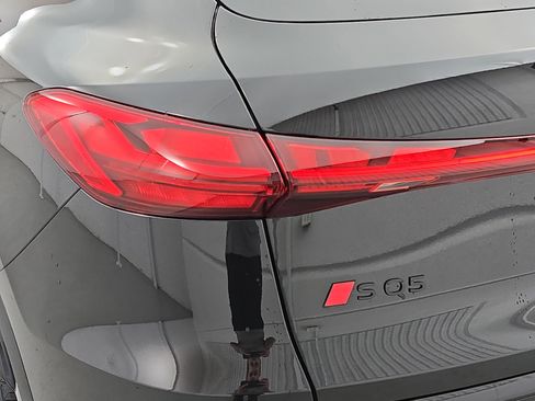 New 2025 Audi SQ5 Prestige image 34