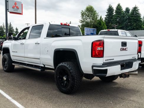 Used 2016 GMC Sierra 2500 Denali w/ Duramax Plus Package AWD/4WD image 4