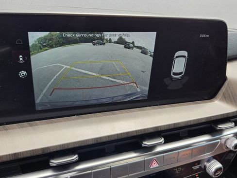 Used 2024 Kia Telluride EX w/ EX Captain's Chair Package FWD image 15