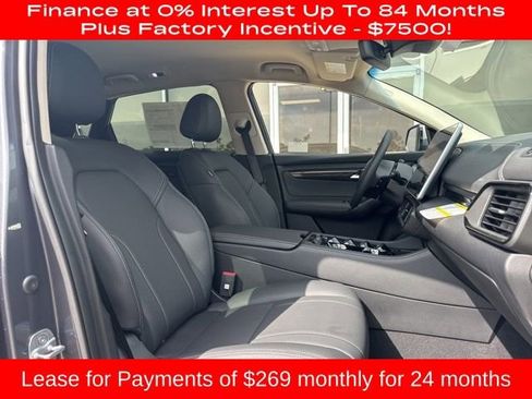 New 2025 VinFast VF 8 Eco image 27