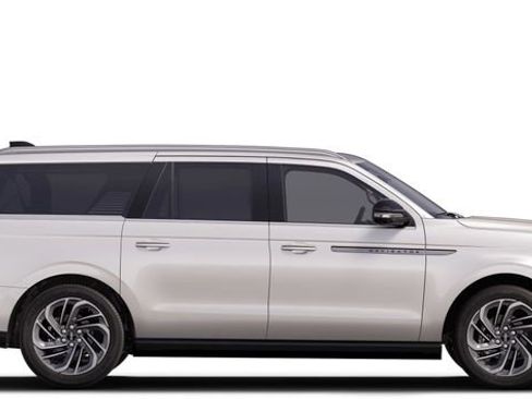 New 2025 Lincoln Navigator L Reserve AWD/4WD image 5
