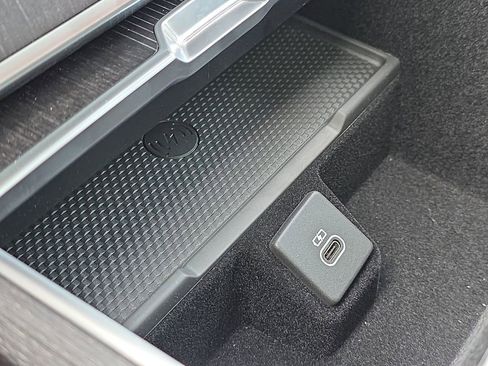 New 2025 Land Rover Range Rover Autobiography AWD/4WD image 26