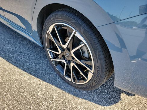 Used 2024 Nissan Sentra SR FWD image 26