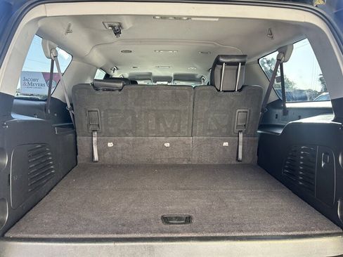 Used 2017 Chevrolet Suburban LT image 40